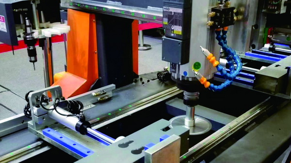 Was macht ein CNC -Bearbeitungszentrum?