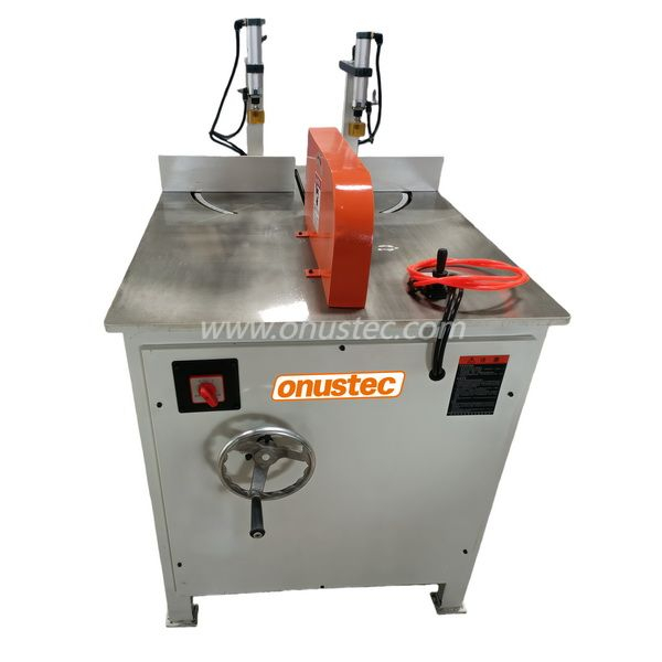 Robuste, große Tischkreissäge mit mehreren Winkeln