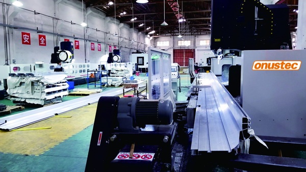 CNC Turning vs CNC -Bearbeitung: Welche Option ist die bessere Option?