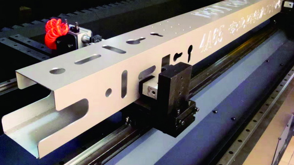 Was ist vor dem Kauf eines Profilbearbeitungszentrums zu beachten?