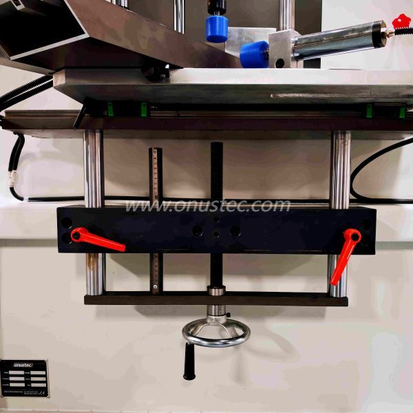 Mehrwinkel-Schaftfräsmaschine für Aluminiumfassaden