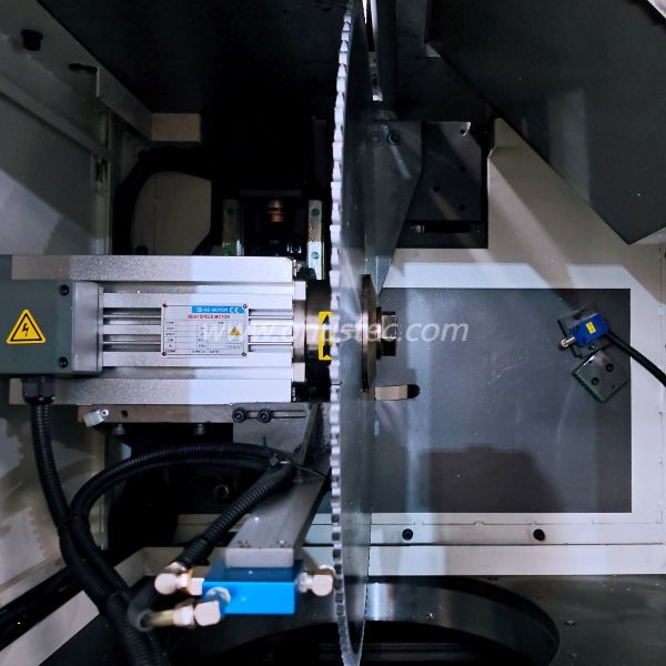 5-Achsen-Verbindungswinkel CNC Doppelgittersäge