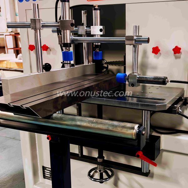 Mehrwinkel-Schaftfräsmaschine für Aluminiumfassaden